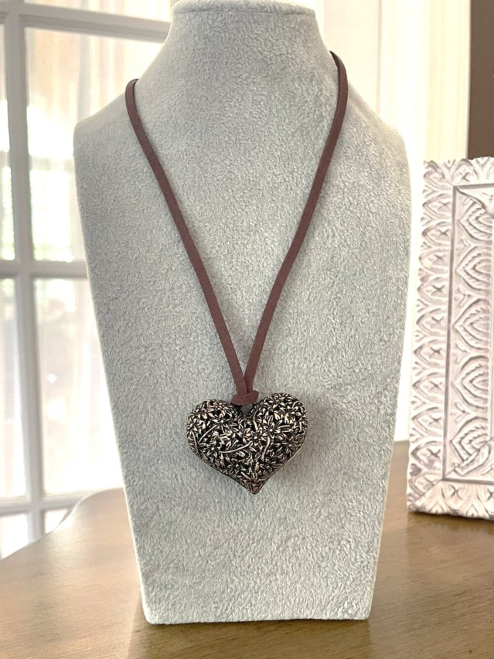 Vintage Boho Distressed Floral Heart Pendant Brown Suede Leather Cord Necklace